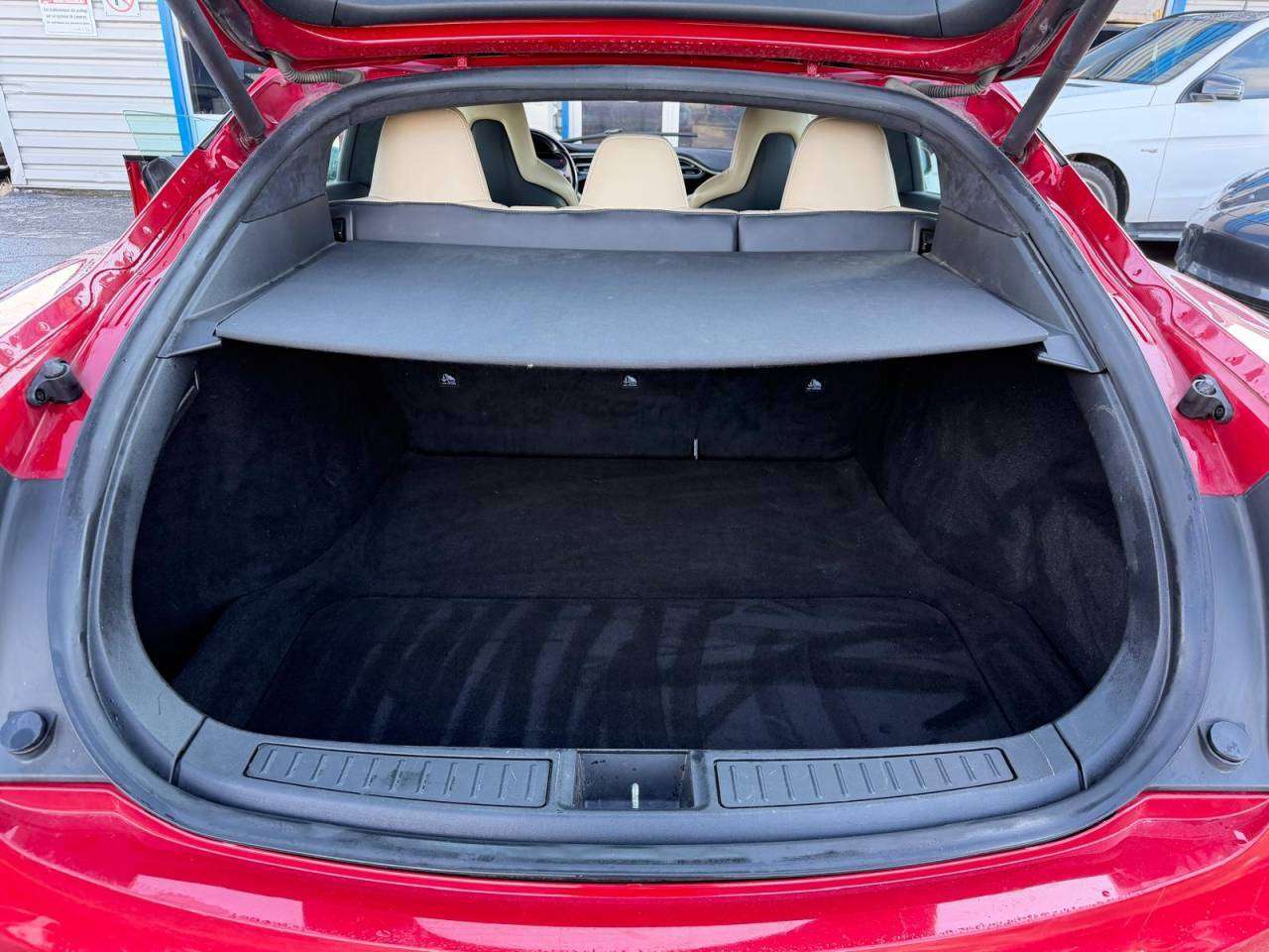 2015 Tesla Model S 85D thumb 15