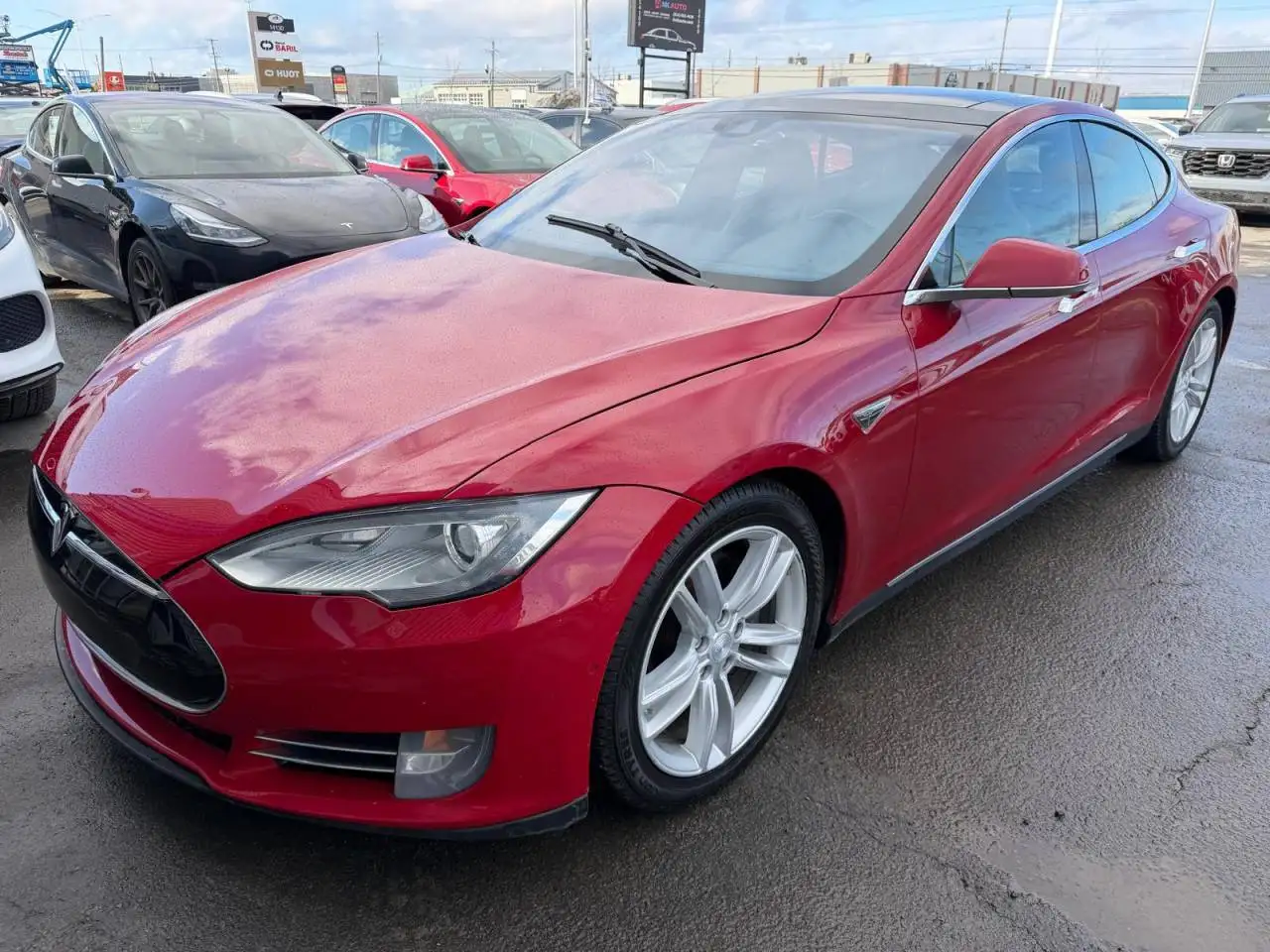 Tesla Model S снимка Tesla Model S