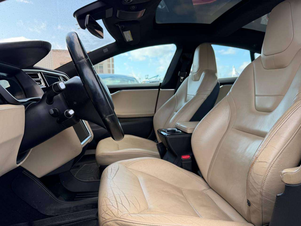 2015 Tesla Model S 85D thumb 12