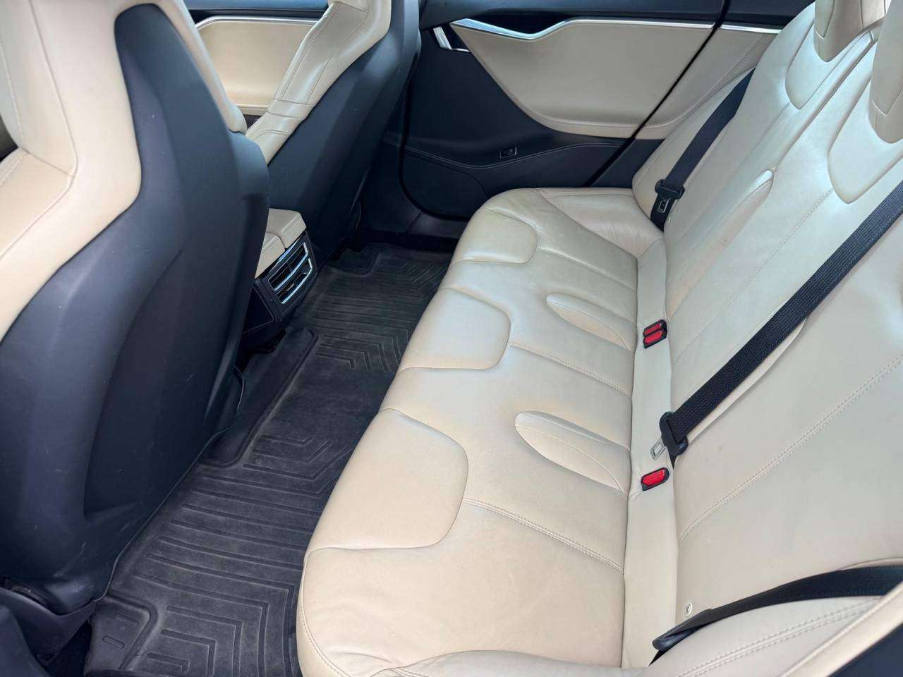 2015 Tesla Model S 85D thumb 13