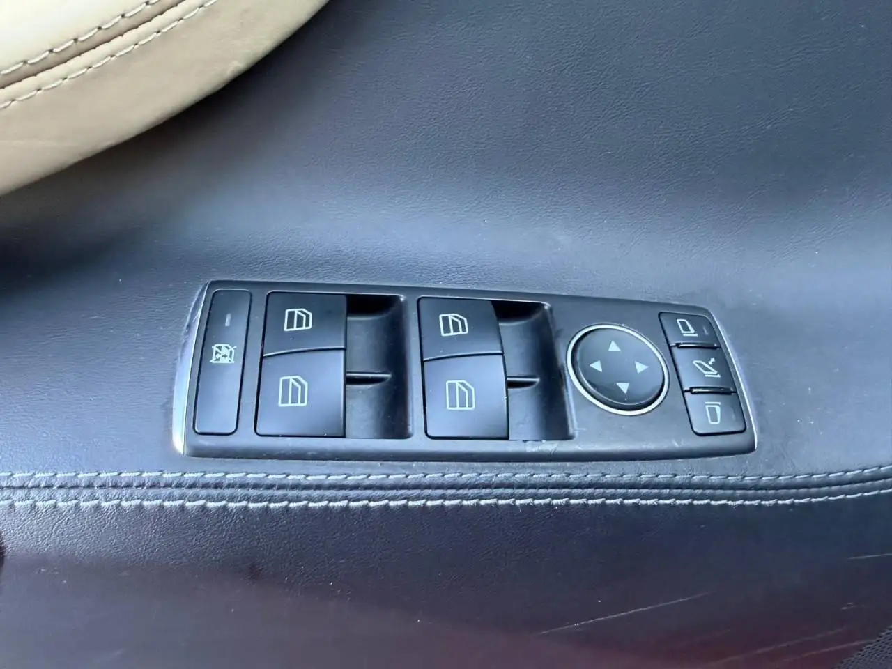 Tesla Model S снимка Tesla Model S