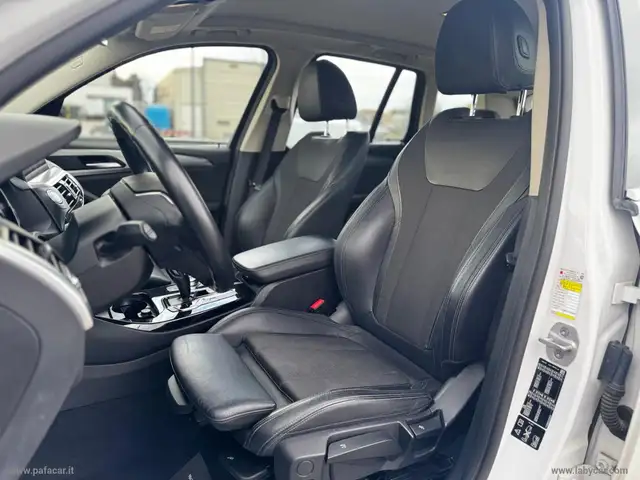 BMW X3 view 5