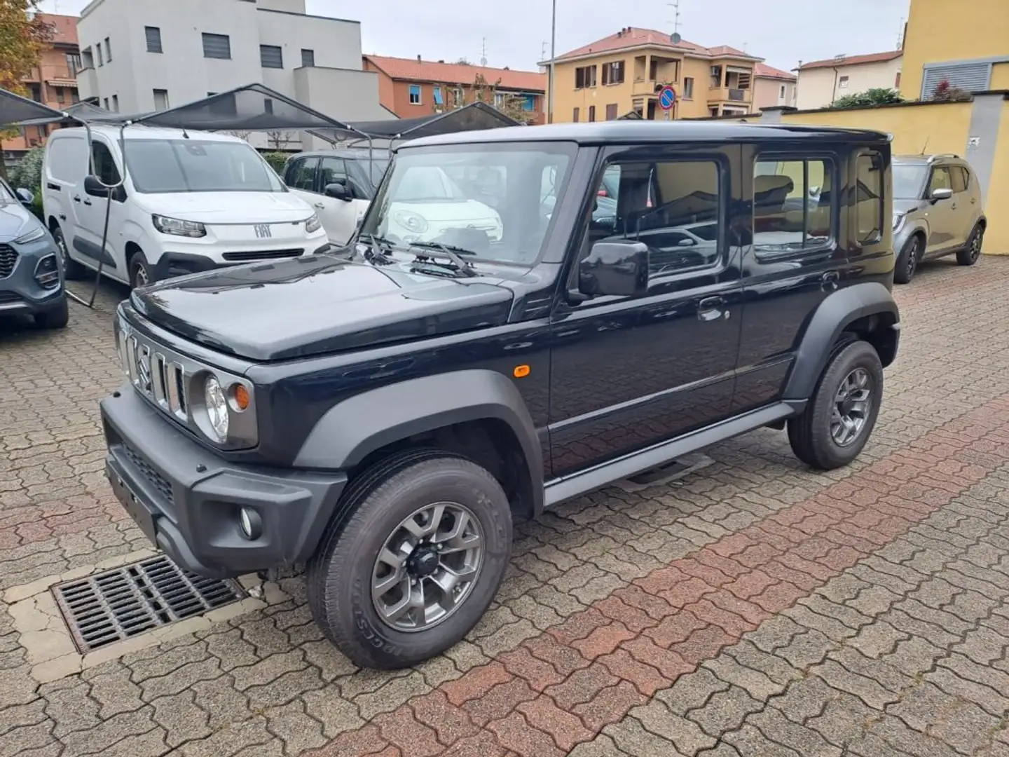 Suzuki Jimny GLX 5 Porte 4WD Automatica Autovettura Nero - 1
