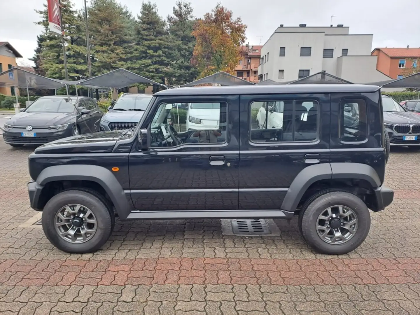 Suzuki Jimny GLX 5 Porte 4WD Automatica Autovettura Nero - 2