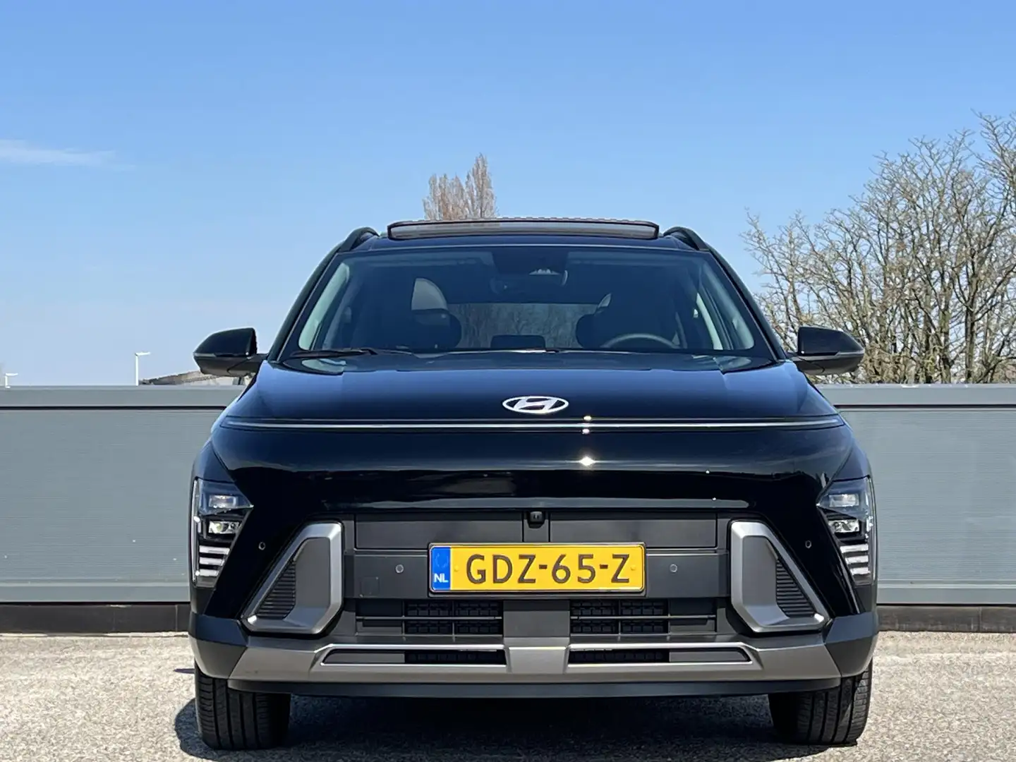 Hyundai KONA 1.6 GDI HEV Premium Sky | Demovoordeel €8095  | BO Schwarz - 2