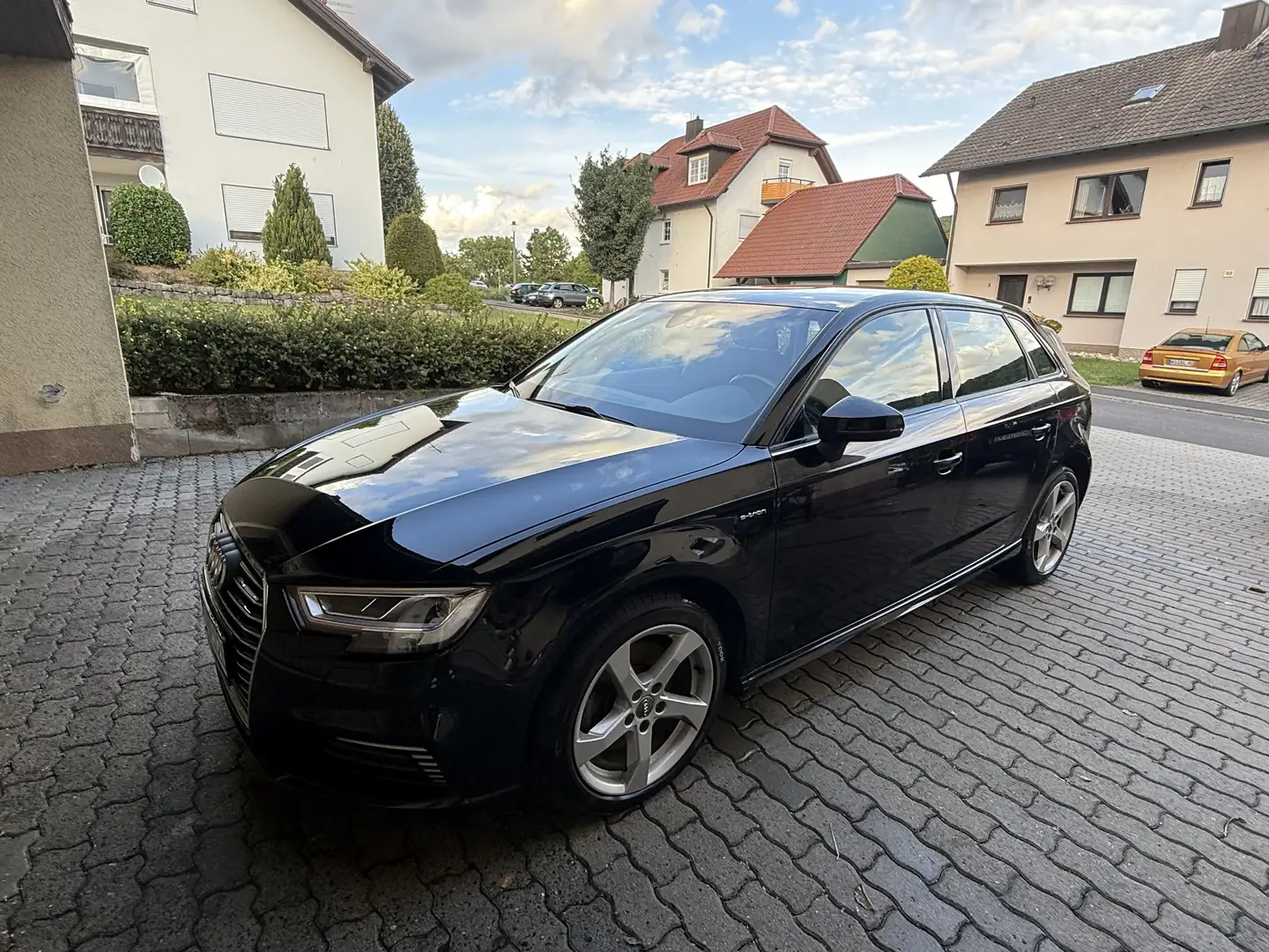 Audi A3 1.8 T Automatik Ambiente - 1