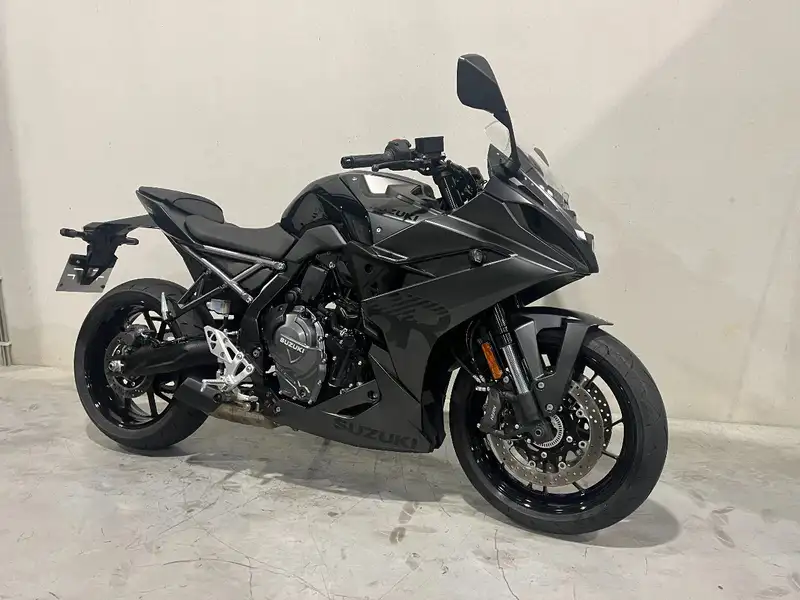 Suzuki GSX 8R