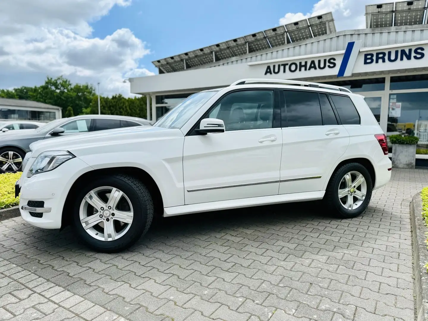 Mercedes-Benz GLK 220 CDI 4M Automatik, AHK, EasyPack, PTS, Comand, SHZ, Weiß - 2