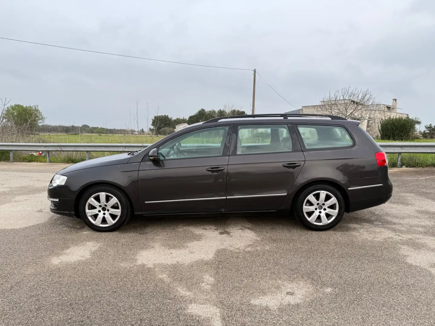 Volkswagen Passat 2.0 TDI DPF Var. Highline Nero - 2