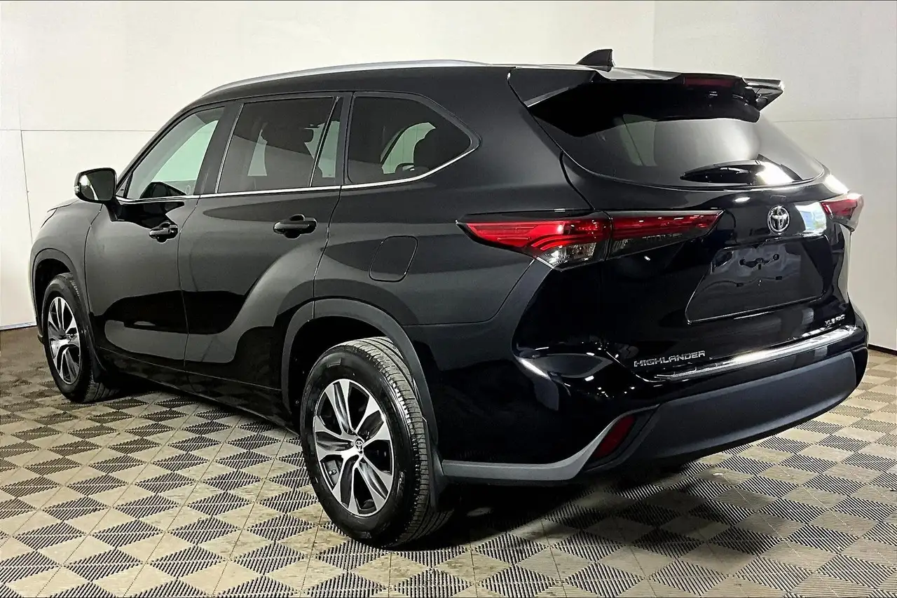 Toyota Highlander снимка Toyota Highlander