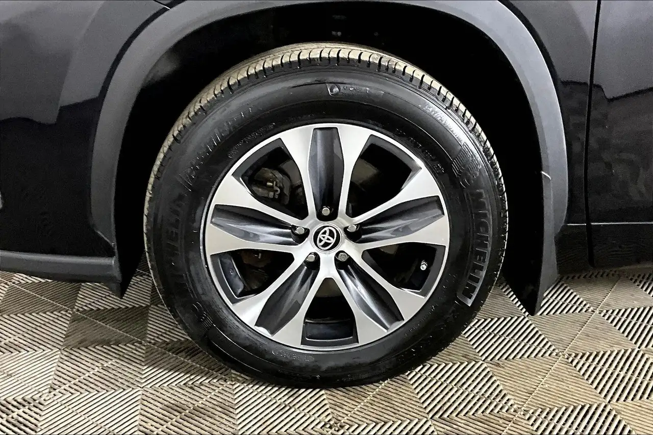 Toyota Highlander снимка Toyota Highlander