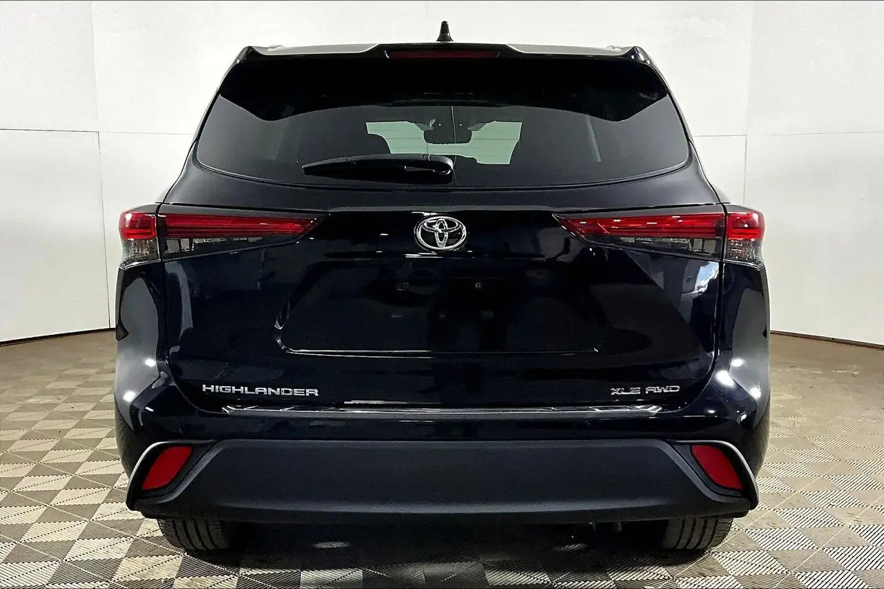 Toyota Highlander снимка Toyota Highlander