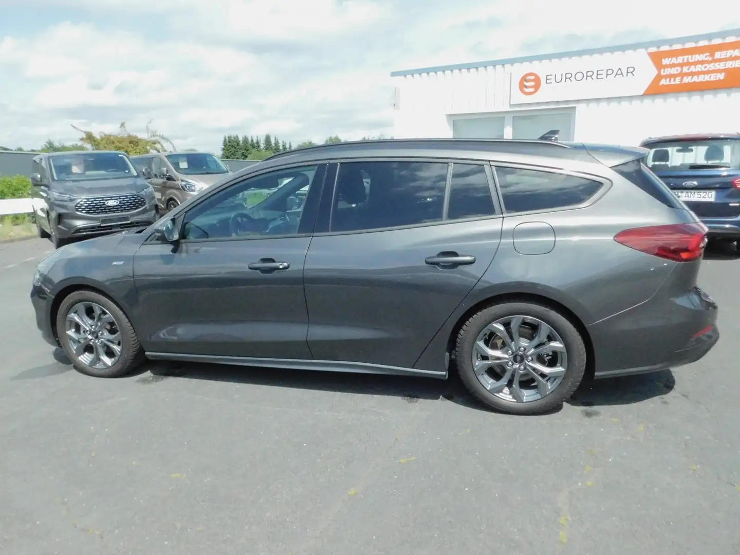 Ford Focus Turnier ST-Line Grau - 2