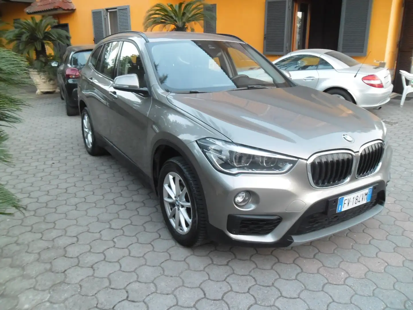 BMW X1 xdrive18d Advantage auto Gris - 2