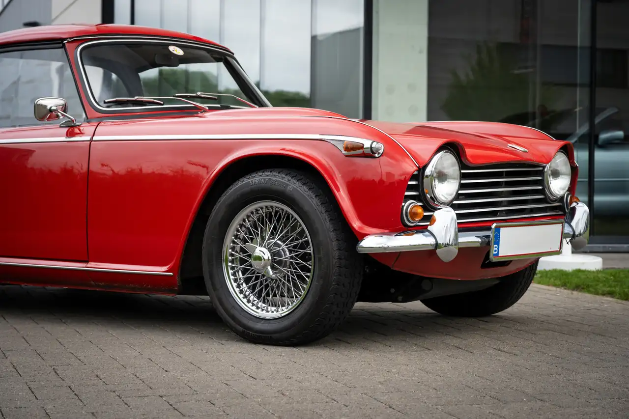 Triumph TR5 PI EU model with surrey top, foto 11