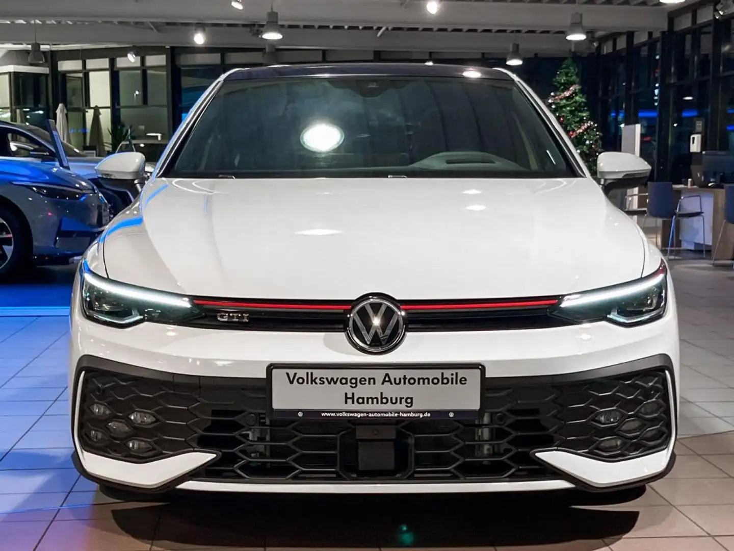Volkswagen Golf VIII 2.0 TSI GTI OPF DSG Panoramadach Parklenkassi Weiß - 2