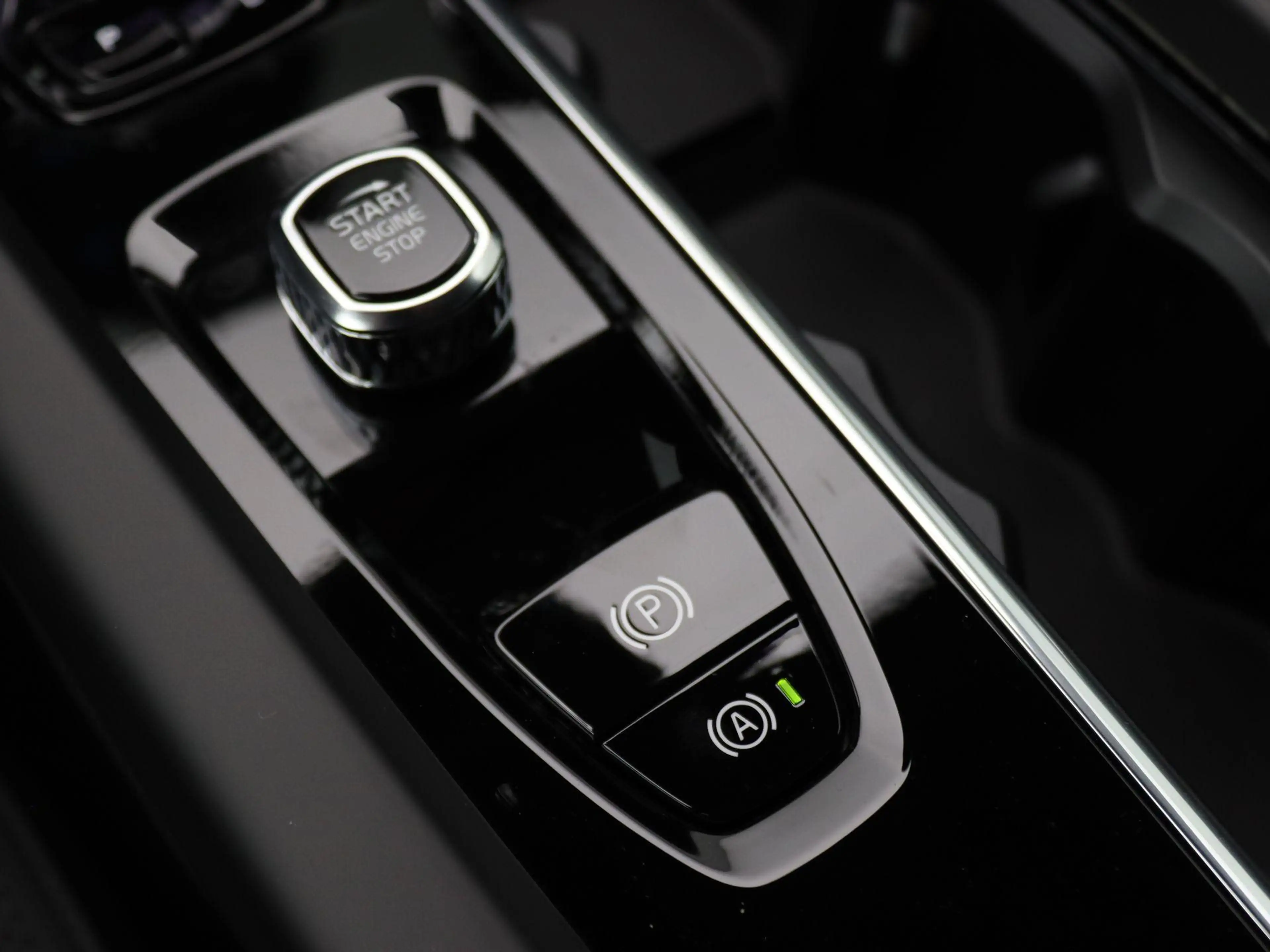Volvo XC60 2.0 T6 Plug-in hybrid AWD Plus Dark 355PK Aut. Pan — photo 39