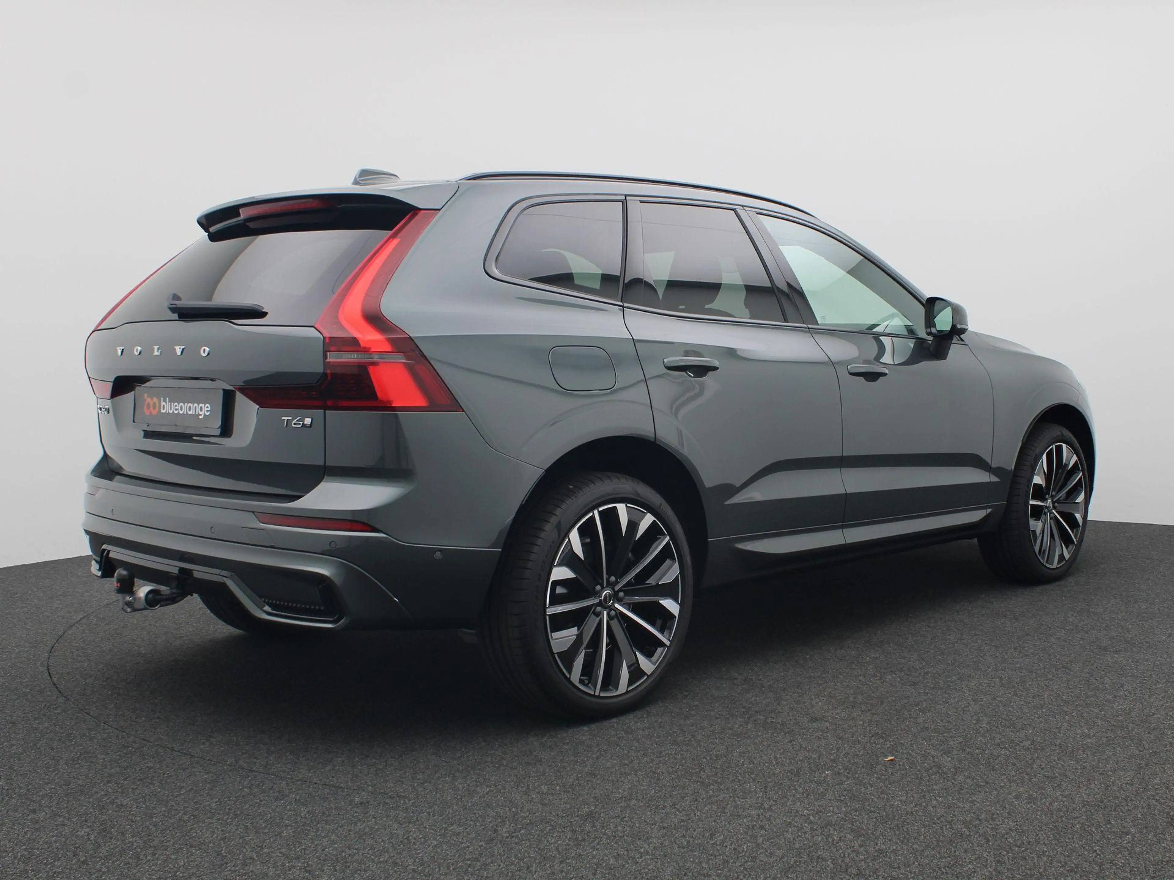 Volvo XC60 2.0 T6 Plug-in hybrid AWD Plus Dark 355PK Aut. Pan — photo 3