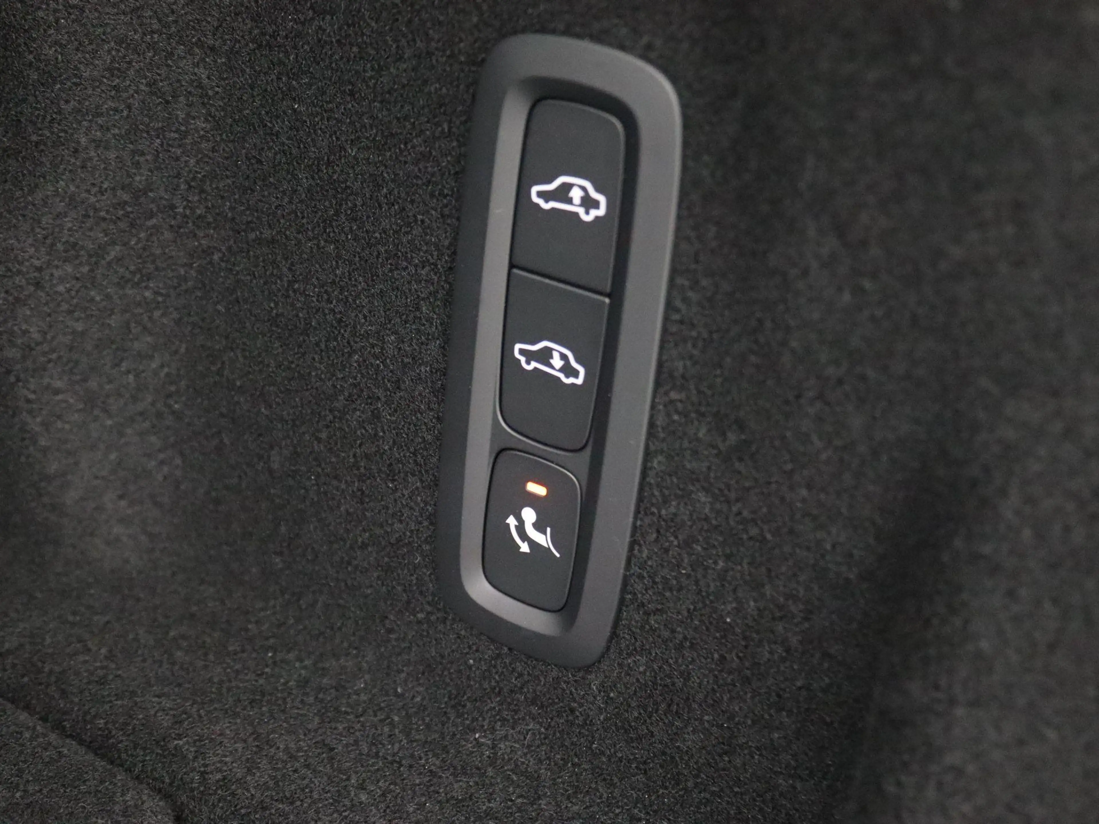 Volvo XC60 2.0 T6 Plug-in hybrid AWD Plus Dark 355PK Aut. Pan — photo 49