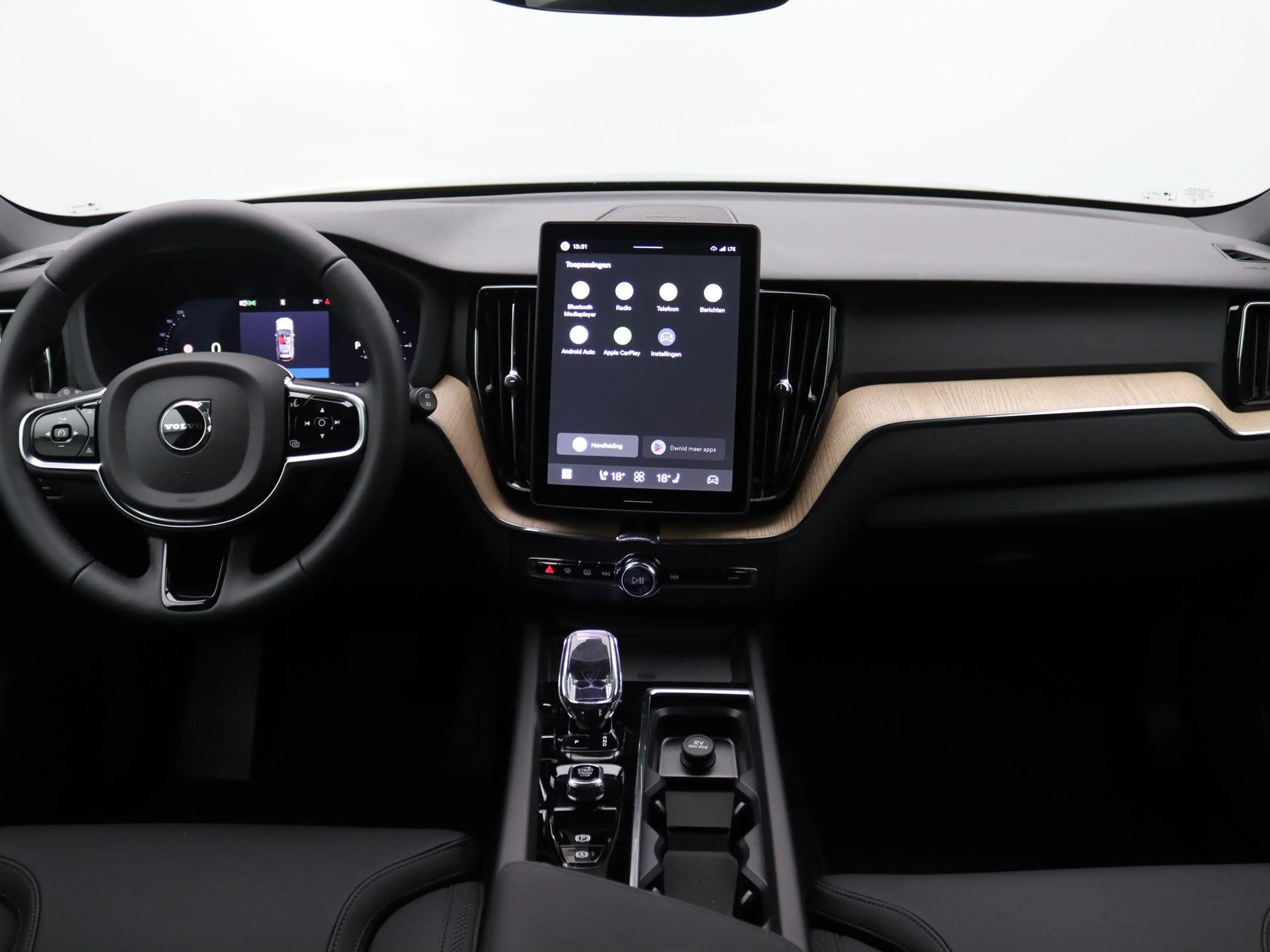 Volvo XC60 2.0 T6 Plug-in hybrid AWD Plus Dark 355PK Aut. Pan — photo 17
