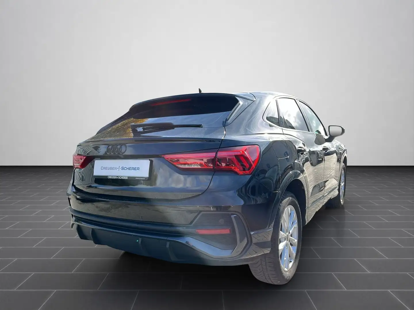 Audi Q3 45 TFSIe S tronic SHZ RFK GRA LED Noir - 2