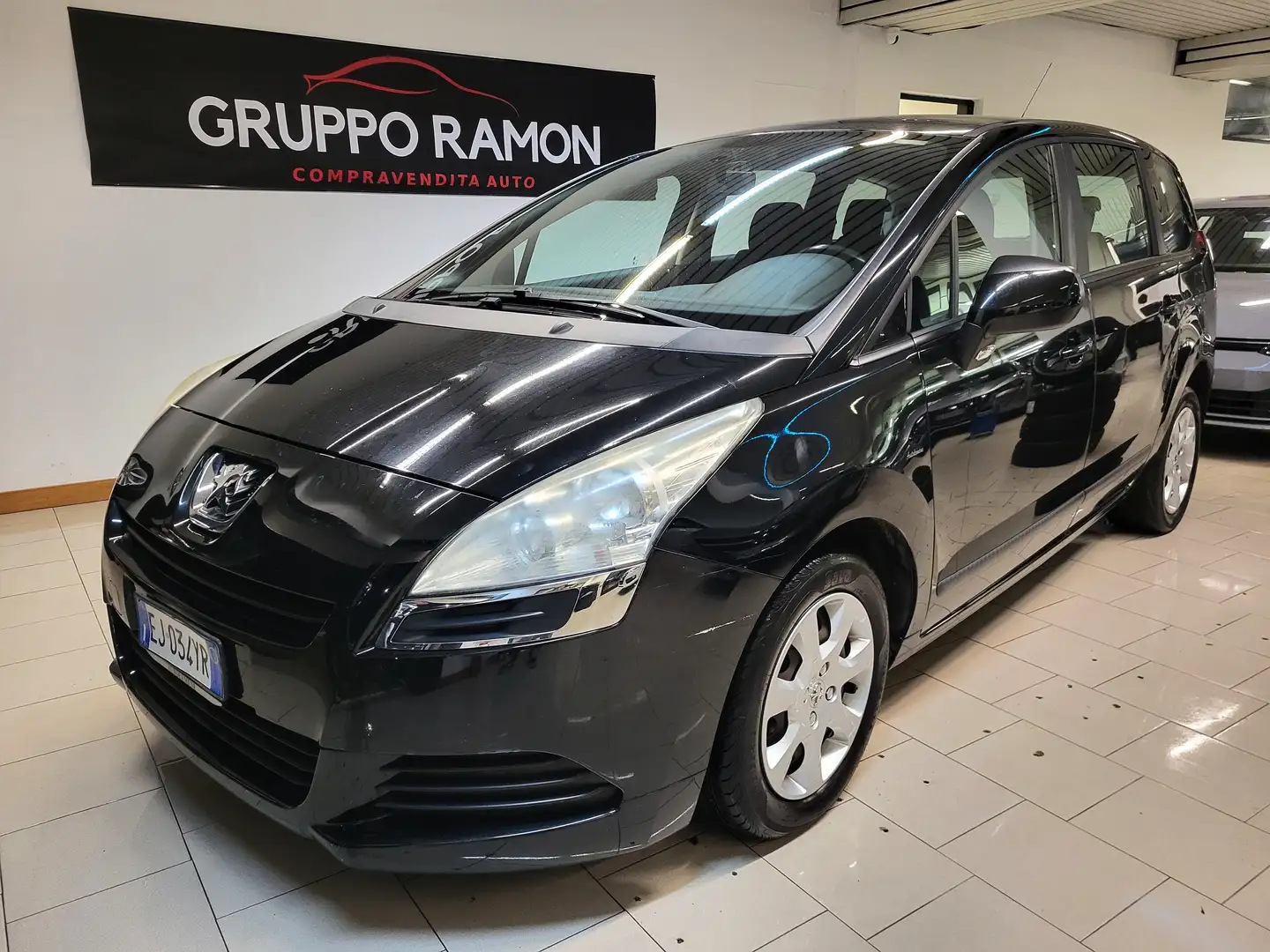 Peugeot 5008 Buisness 1.6 HDI Negro - 1