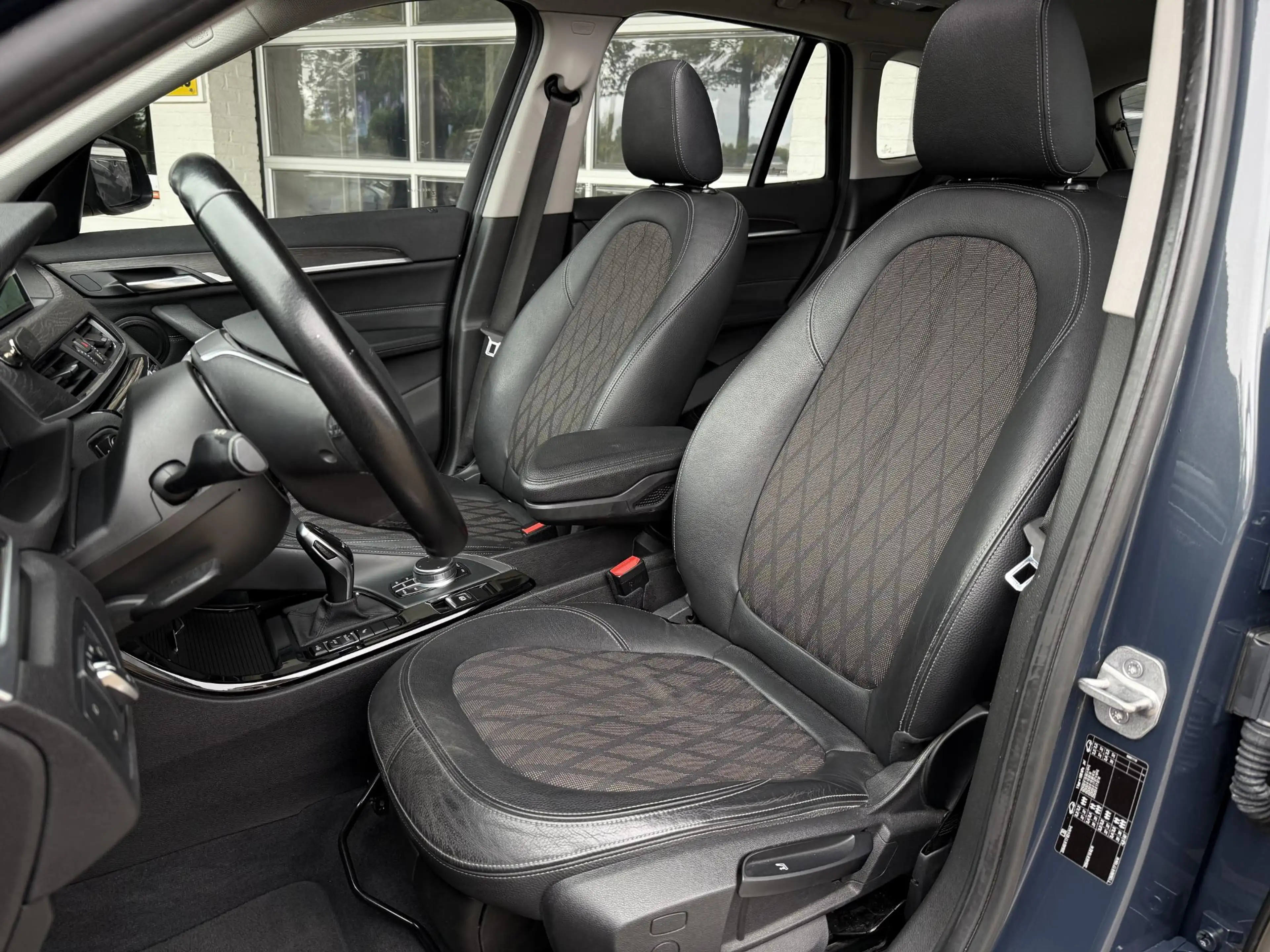 BMW X1 sDrive18i X LINE | HEAD UP | PANORAMA | CAMERA | S — photo 4