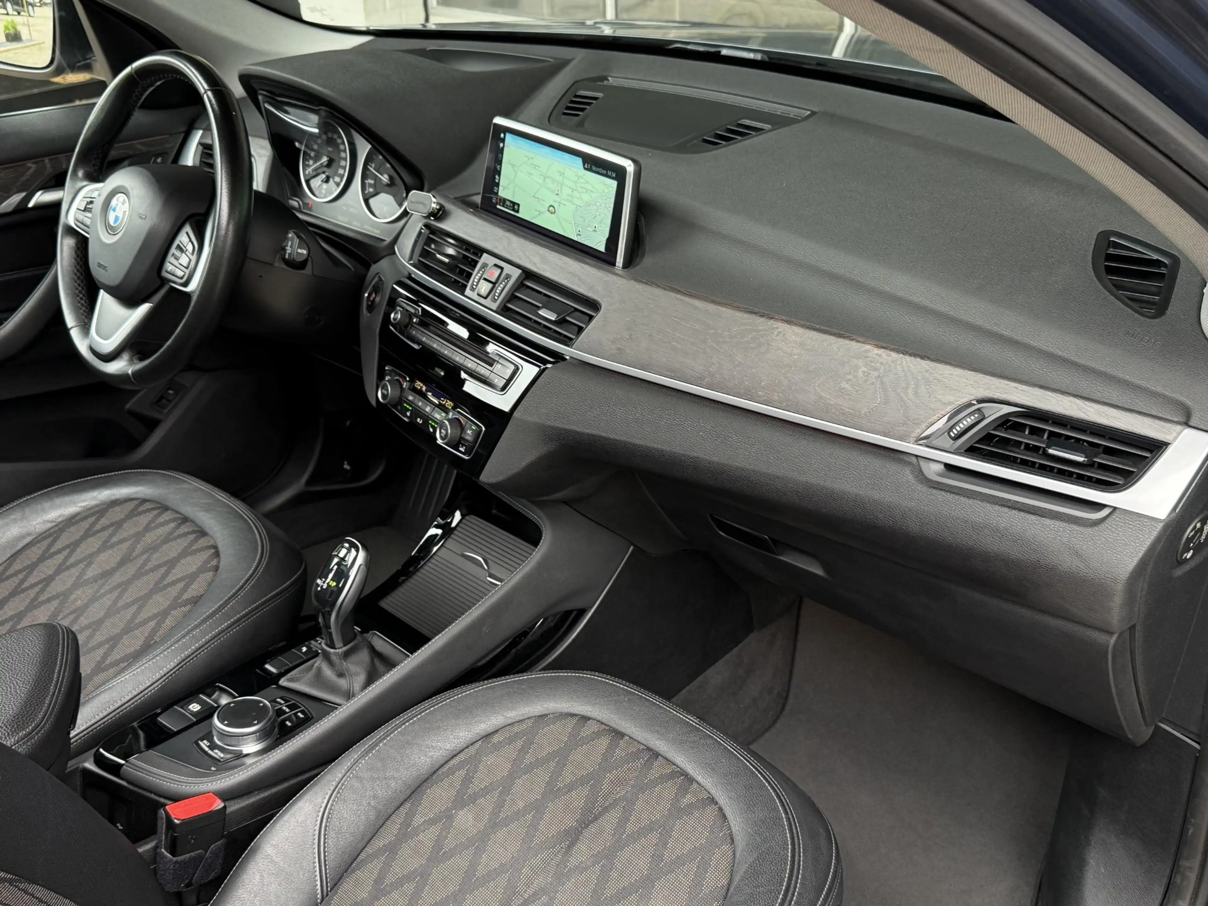 BMW X1 sDrive18i X LINE | HEAD UP | PANORAMA | CAMERA | S — photo 5