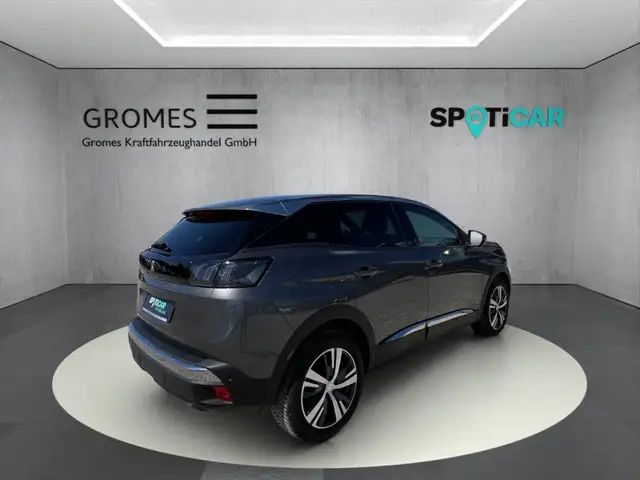 Peugeot 3008 view 3