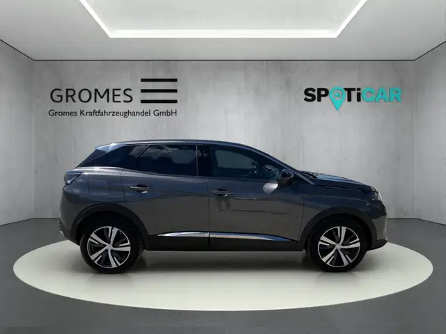 Peugeot 3008 view 2