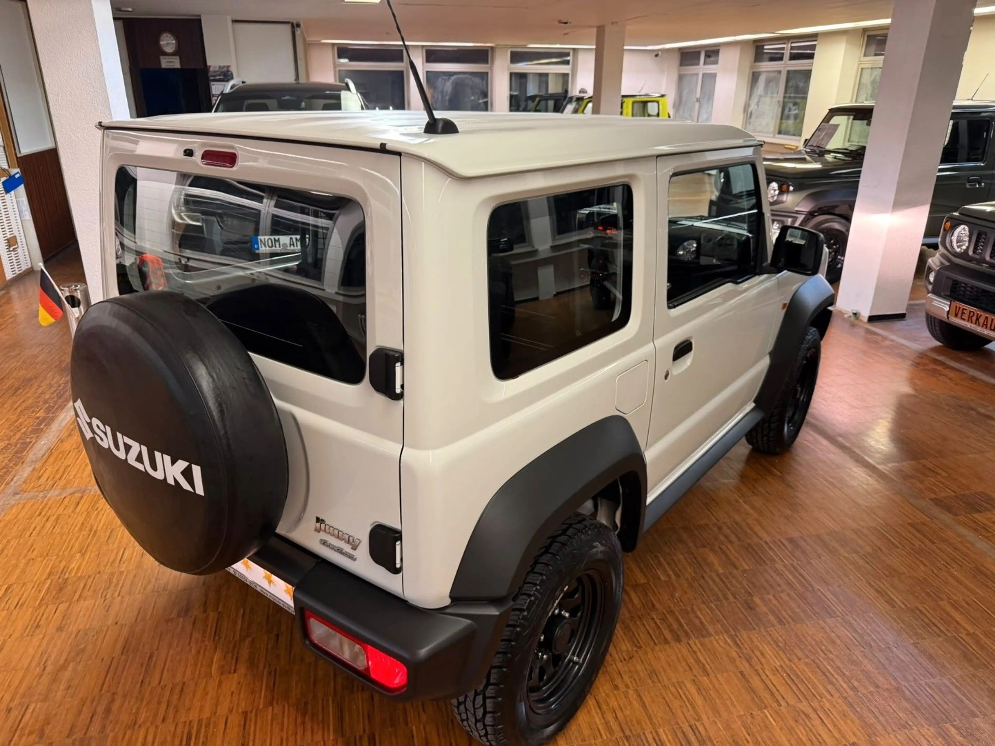 Suzuki Jimny 1.5 ALLGRIP NFZ MIT MWST — photo 4