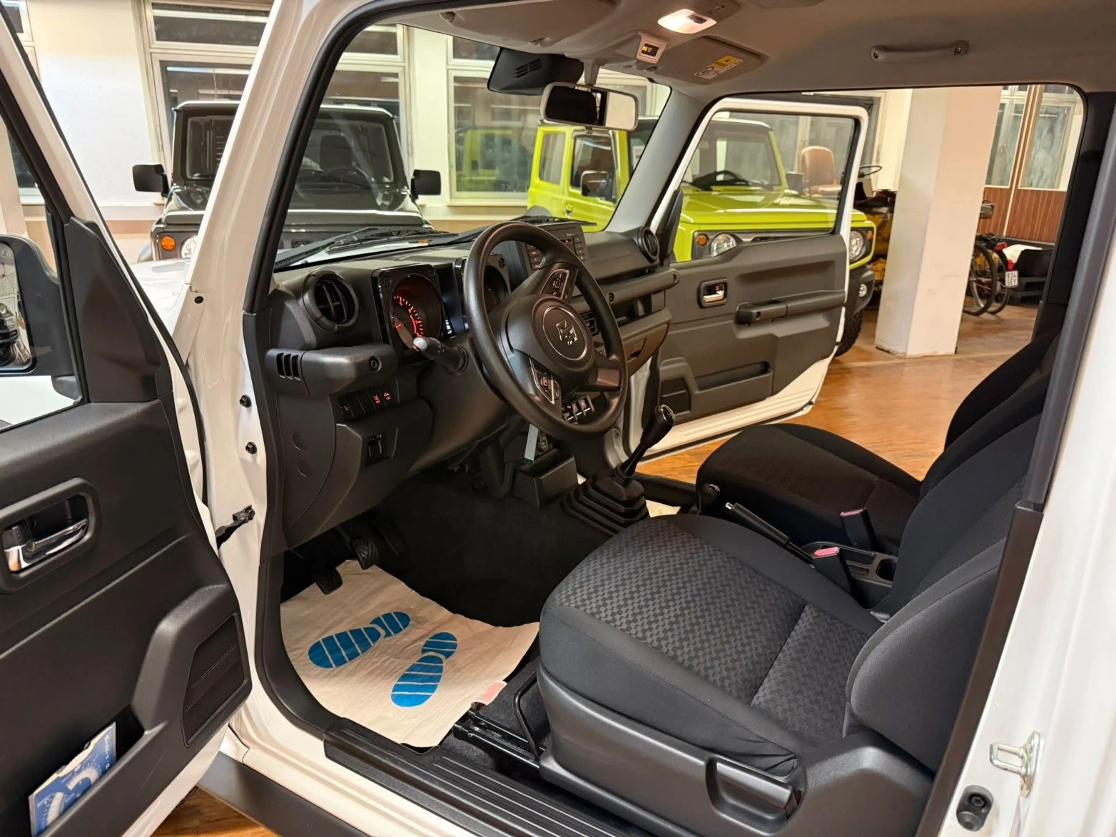 Suzuki Jimny 1.5 ALLGRIP NFZ MIT MWST — photo 10