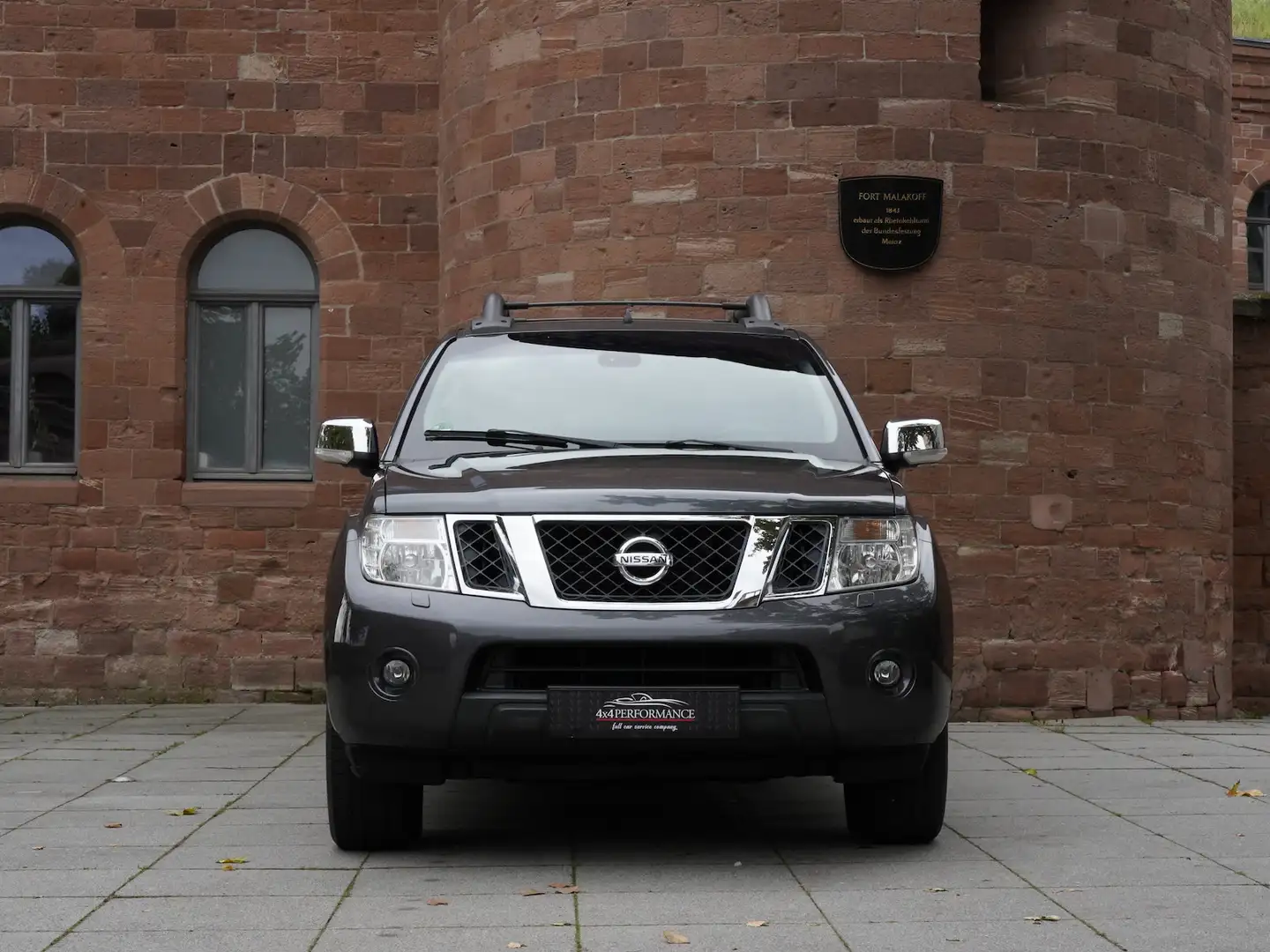 Nissan Navara 2.5 dCi Premium LE*LKW-Zul *Facelift~Navi* Grijs - 2