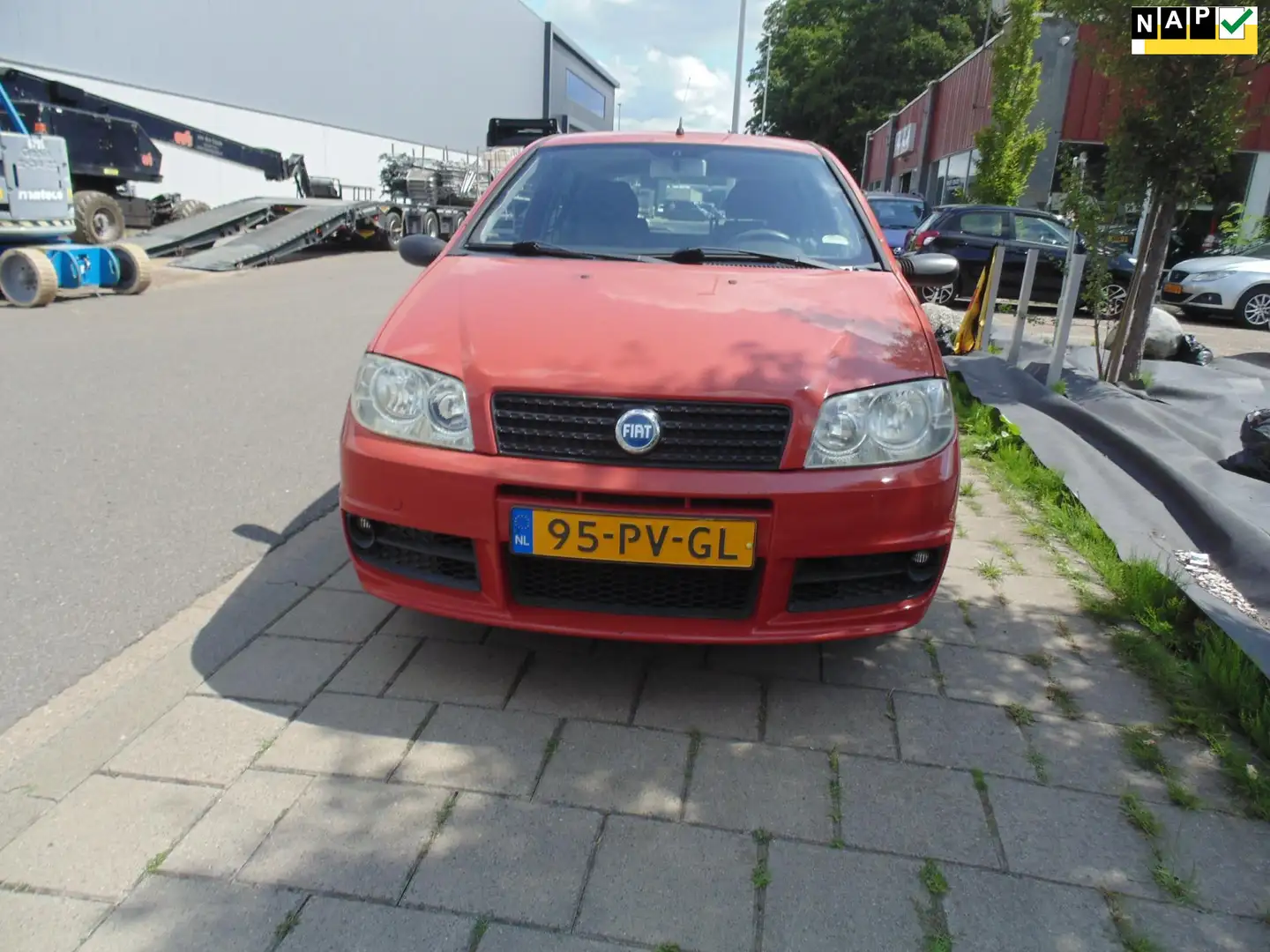 Fiat Punto 1.2 Sound M 2005 Rojo - 1