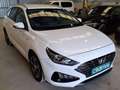 Hyundai i30 5P TGDI 1.0 120CV 48V KLASS Blanco - thumbnail 4