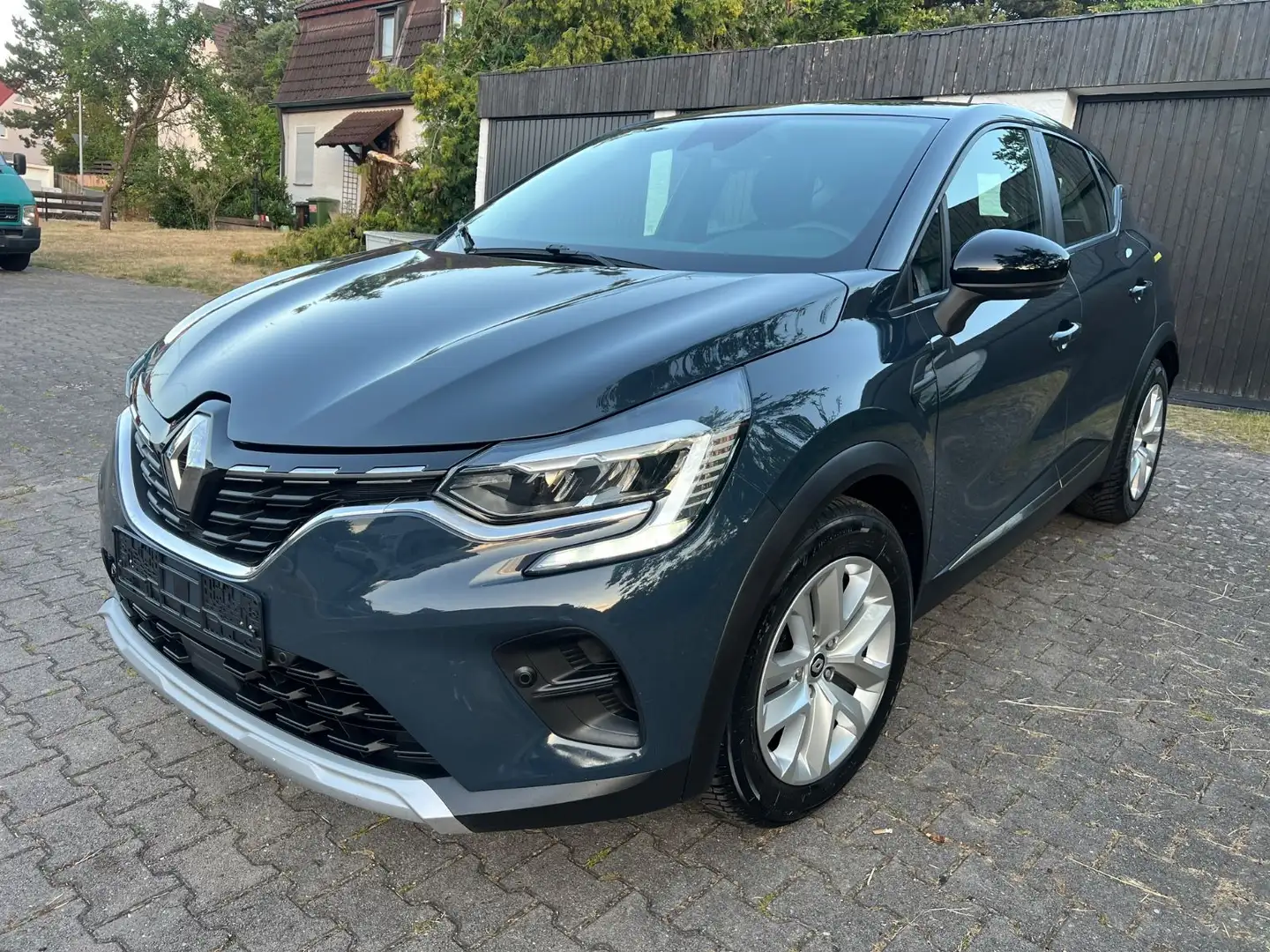 Renault Captur 1.5 BLUE dCi*LED*Navi*Kam.*LaneAssist Grau - 1