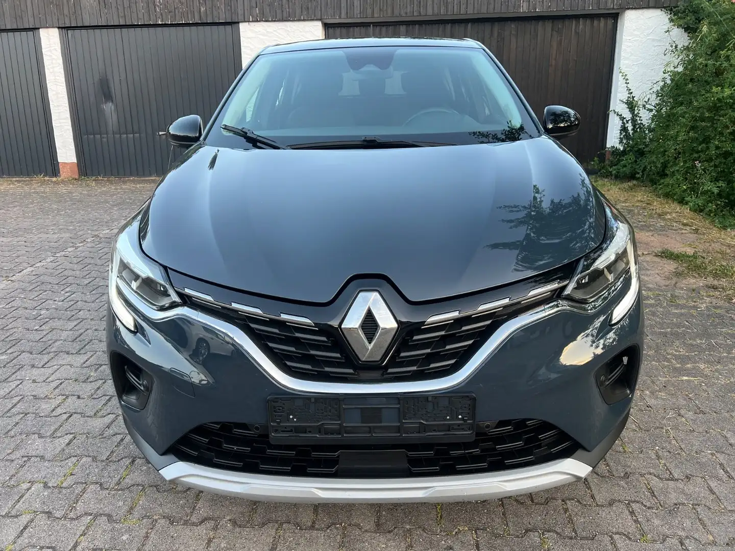 Renault Captur 1.5 BLUE dCi*LED*Navi*Kam.*LaneAssist Grau - 2