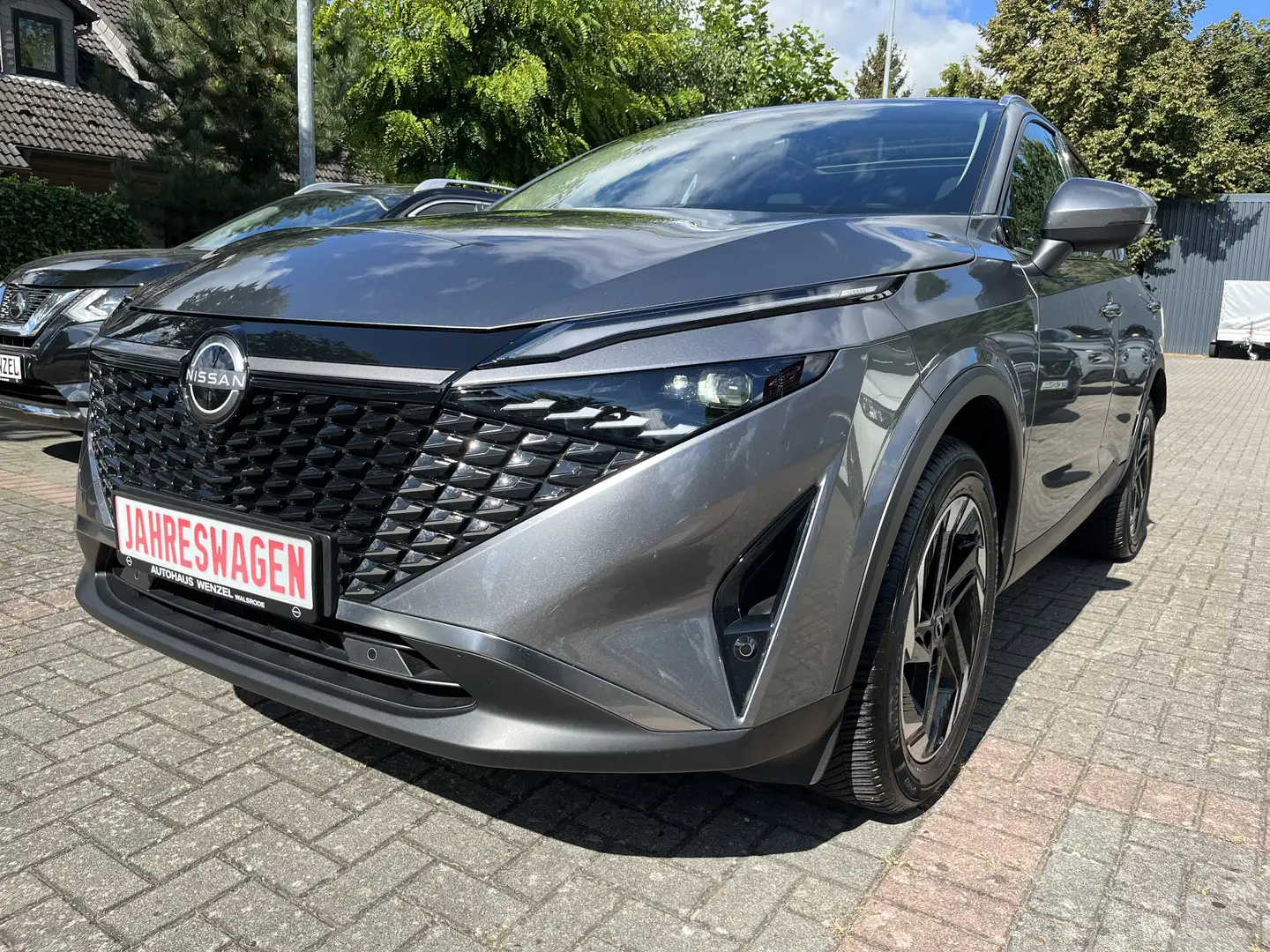 Nissan Qashqai 1.3 MHEV DIG-T N-Connecta elekt. Hecklappe,Kamera Gris - 1