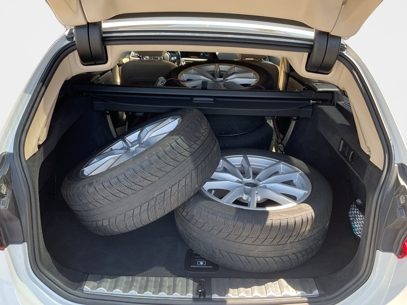 BMW 318 i Touring Advantage AUT+SHZ+Akustikglas+LED — photo 10