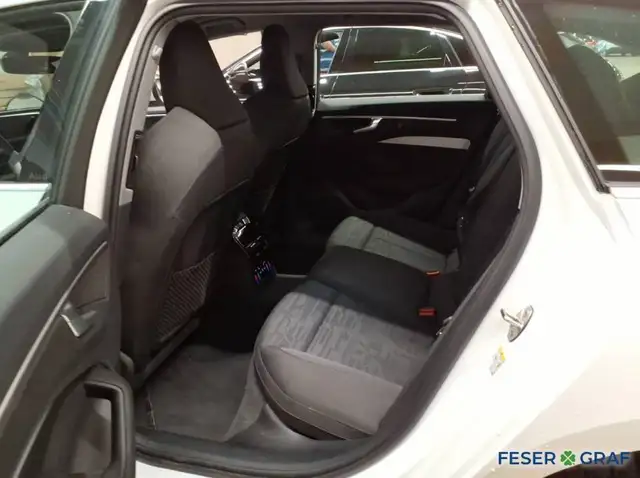 Audi A6 view 8