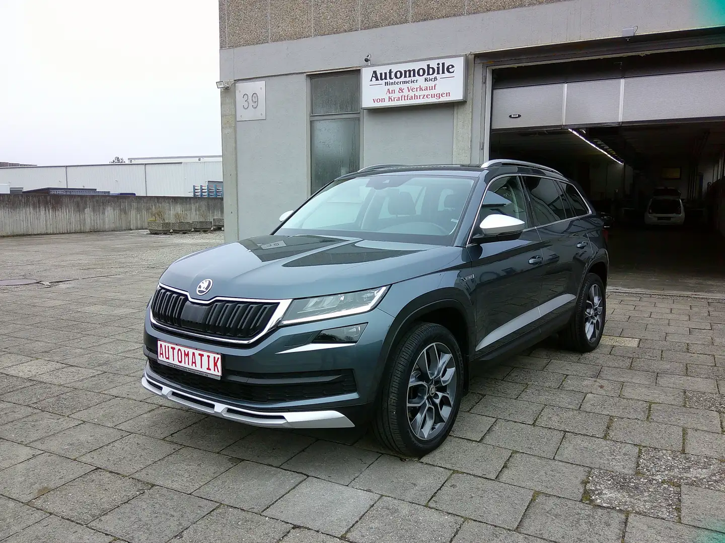 Skoda Kodiaq Scout 4x4 DSG / 7 Sitzer Grau - 1