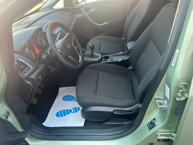 Opel Astra view 10