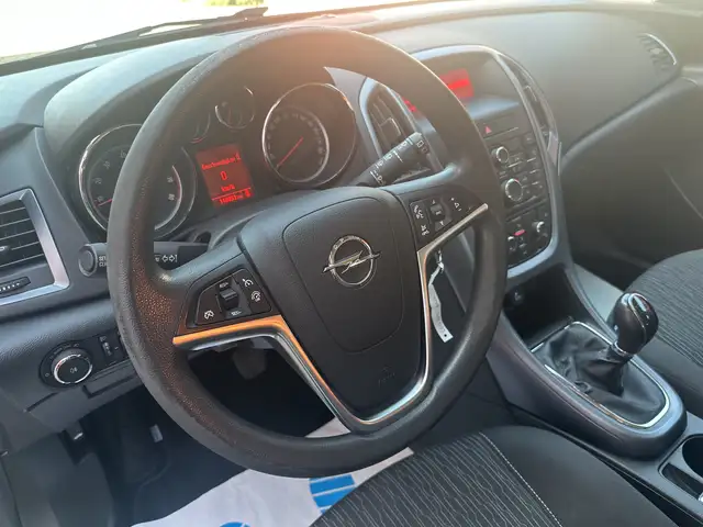 Opel Astra view 9