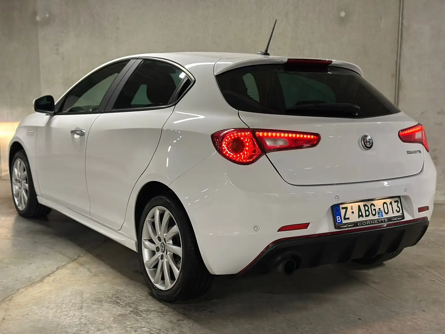 Alfa Romeo Giulietta 1.4i TURBO | SPORT | LED | USB | AC | START STOP ! Blanc - 2