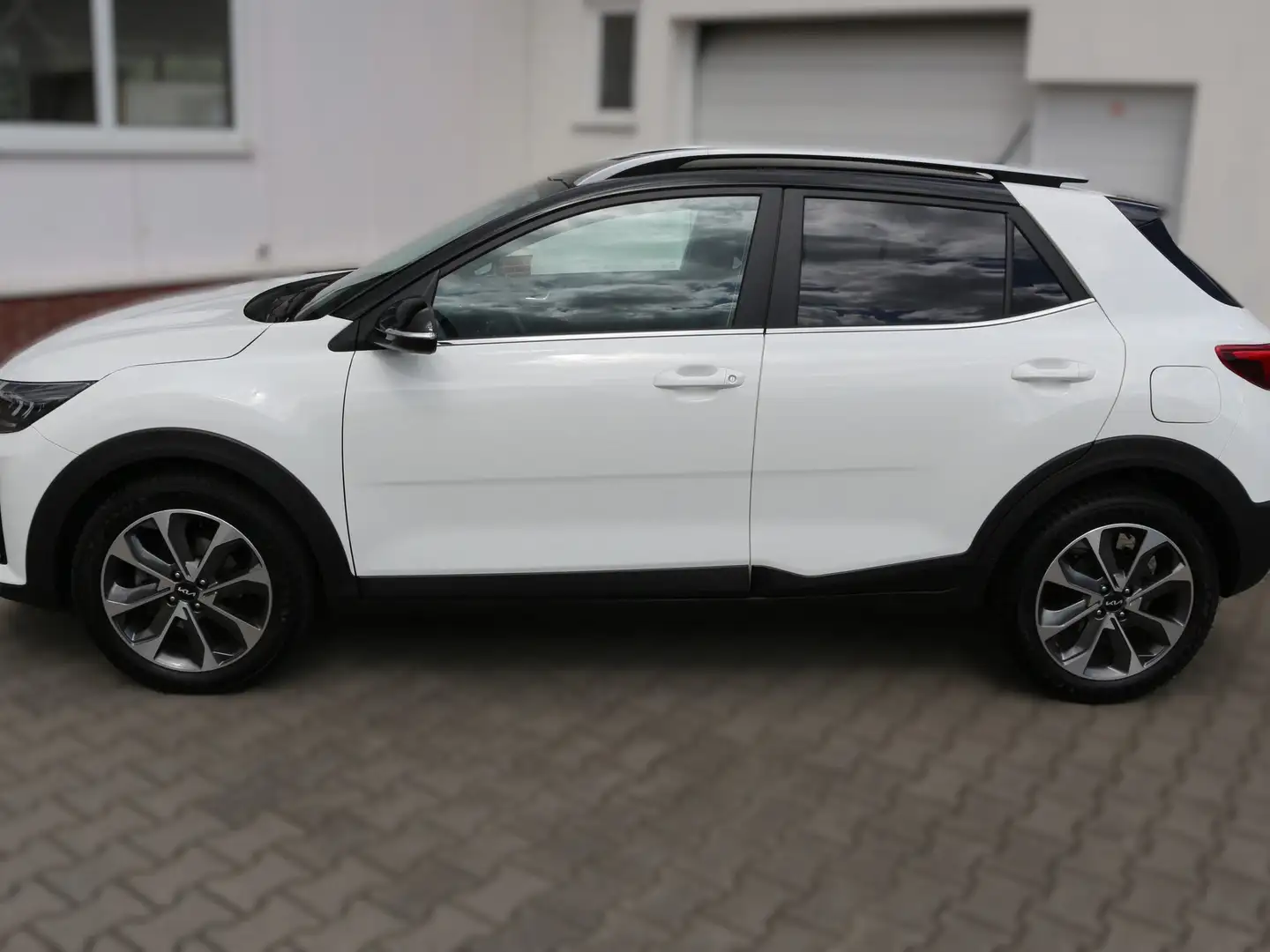 Kia Stonic Spirit mit LED Scheinwerfer Weiß - 2