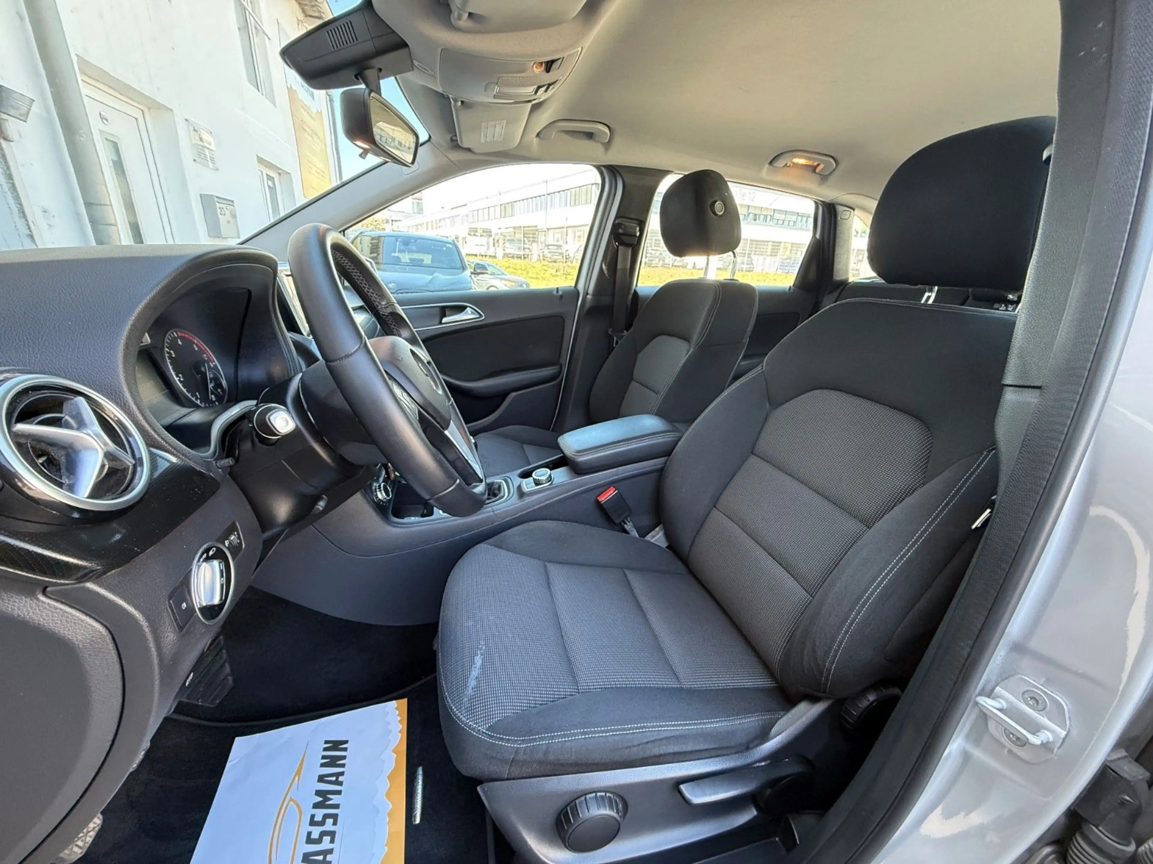 Mercedes-Benz B 180 CDI Klima AHK PDC SHZ FullService Tüv02.27 — photo 12
