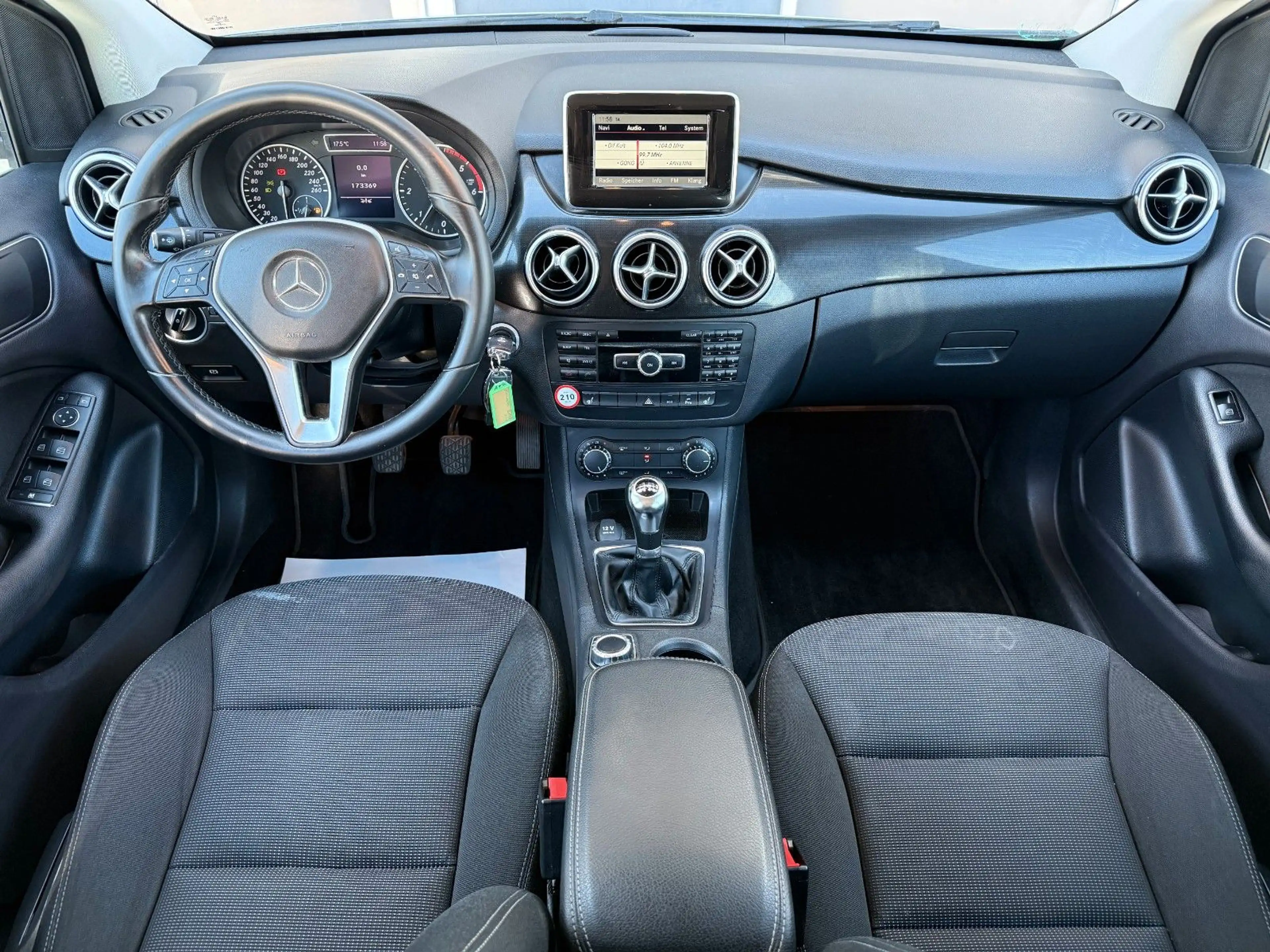 Mercedes-Benz B 180 CDI Klima AHK PDC SHZ FullService Tüv02.27 — photo 13