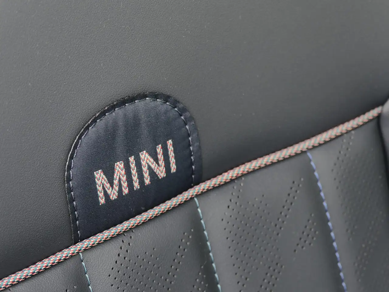MINI Cooper S Cabrio 2026 — фото 15