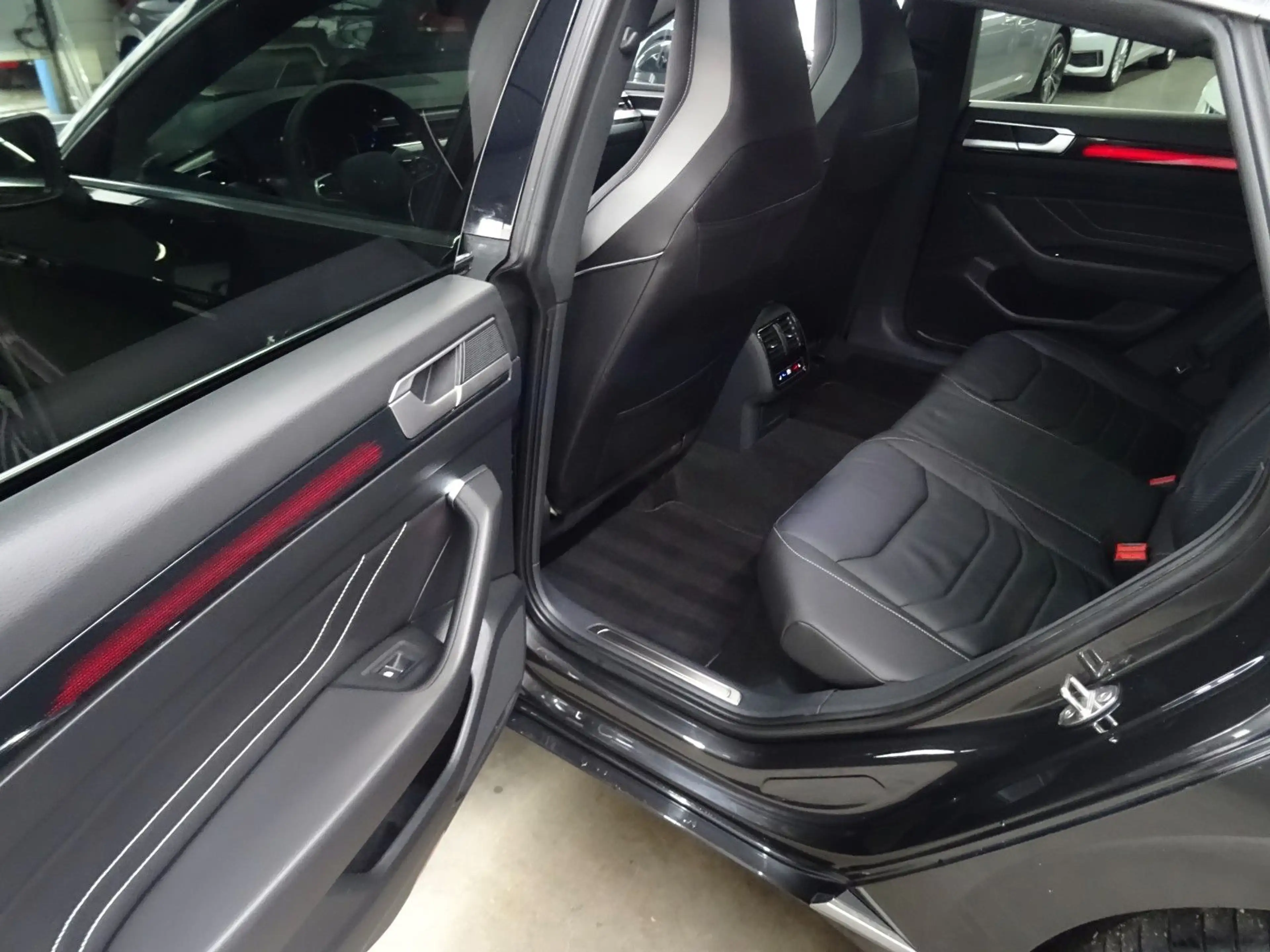 Volkswagen Arteon ARTEON 2.0 TDI 4Motion*R-LINE**VOLLAUSSTATTUNG** — photo 13