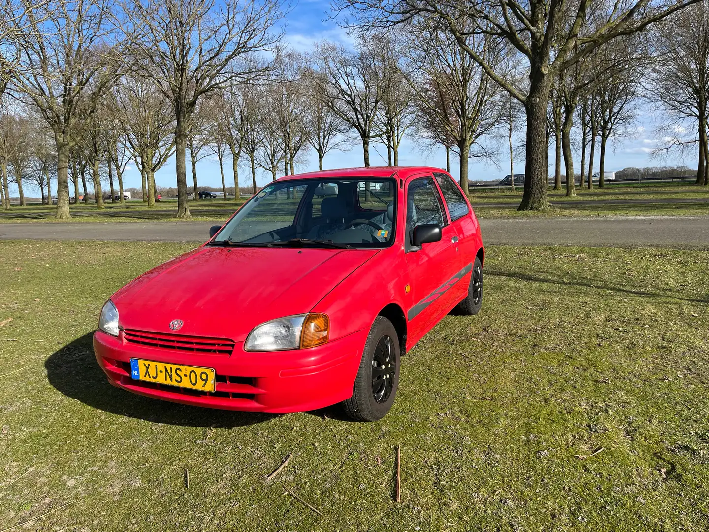 Toyota Starlet 1.3-16V Limited Edition Red - 2